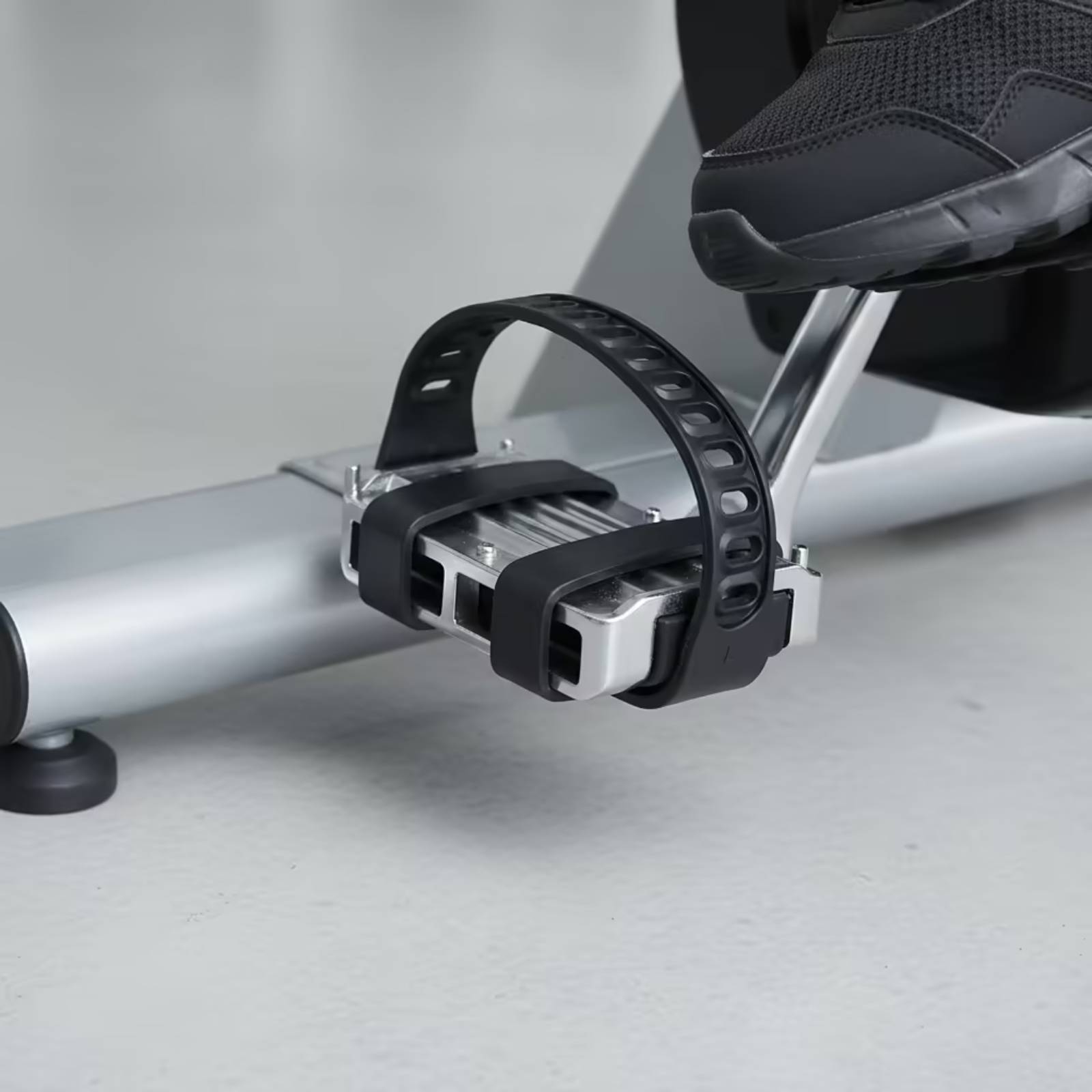 Pedali per cyclette con cinghi - Home Gym Installation recensione e prezzo